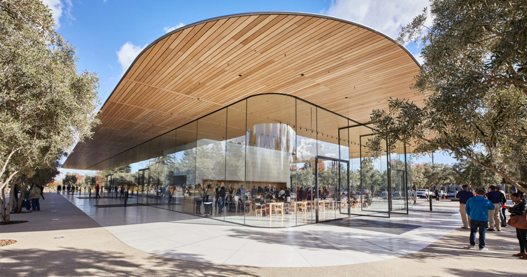 applepark_visitor_center_entrance_20171117_full.jpg.og_-1024x538